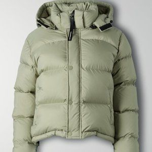 Aritizia Super Puff | Shorty | Light Khaki Green